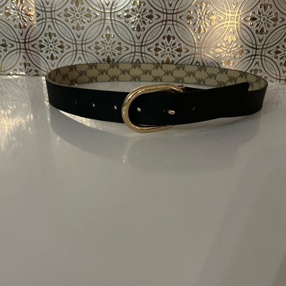 Michael Kors Signature Black and Gold Belt Reversible - Picture 3 of 5